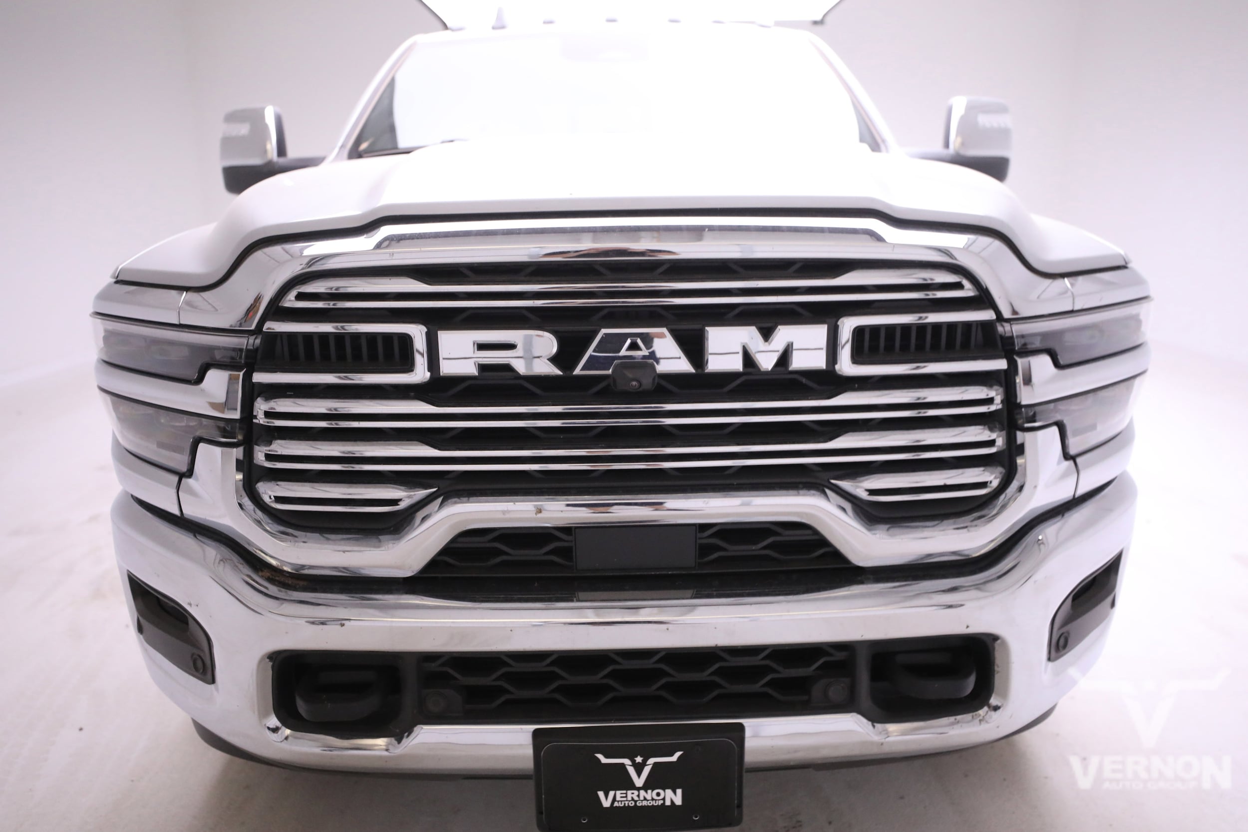 2026 RAM 3500 Laramie - Photo 8