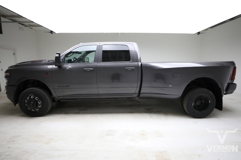 New 2026 Ram 3500 LARAMIE CREW CAB 4X4 8' BOX Pickup