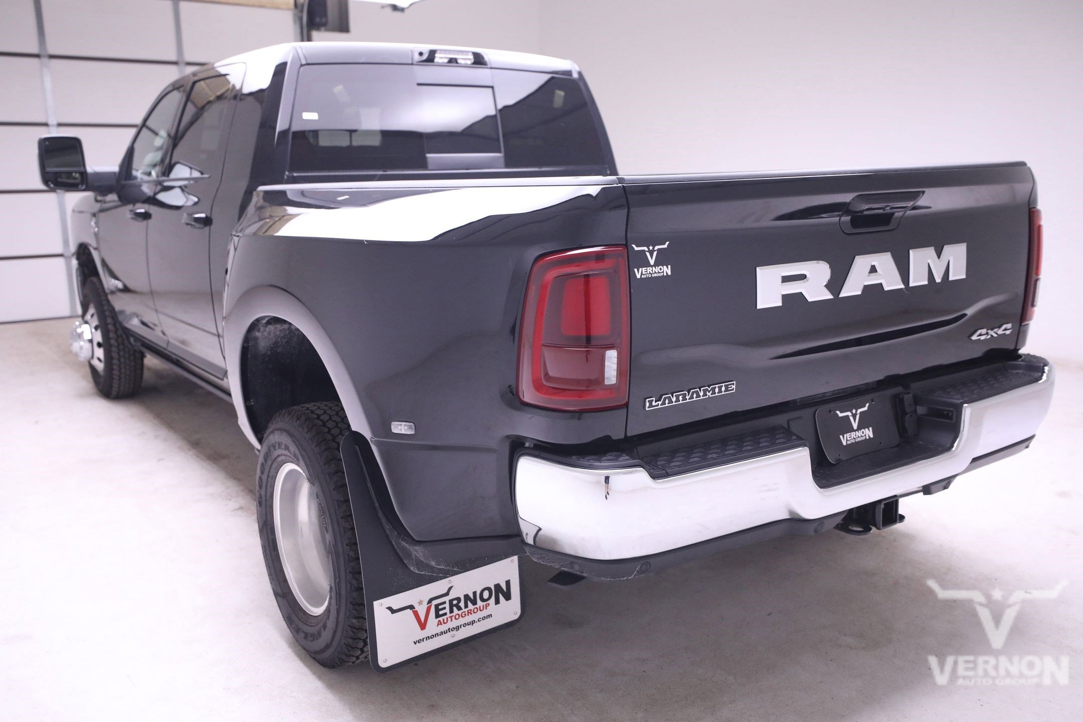 2025 Ram 3500 Laramie photo 2
