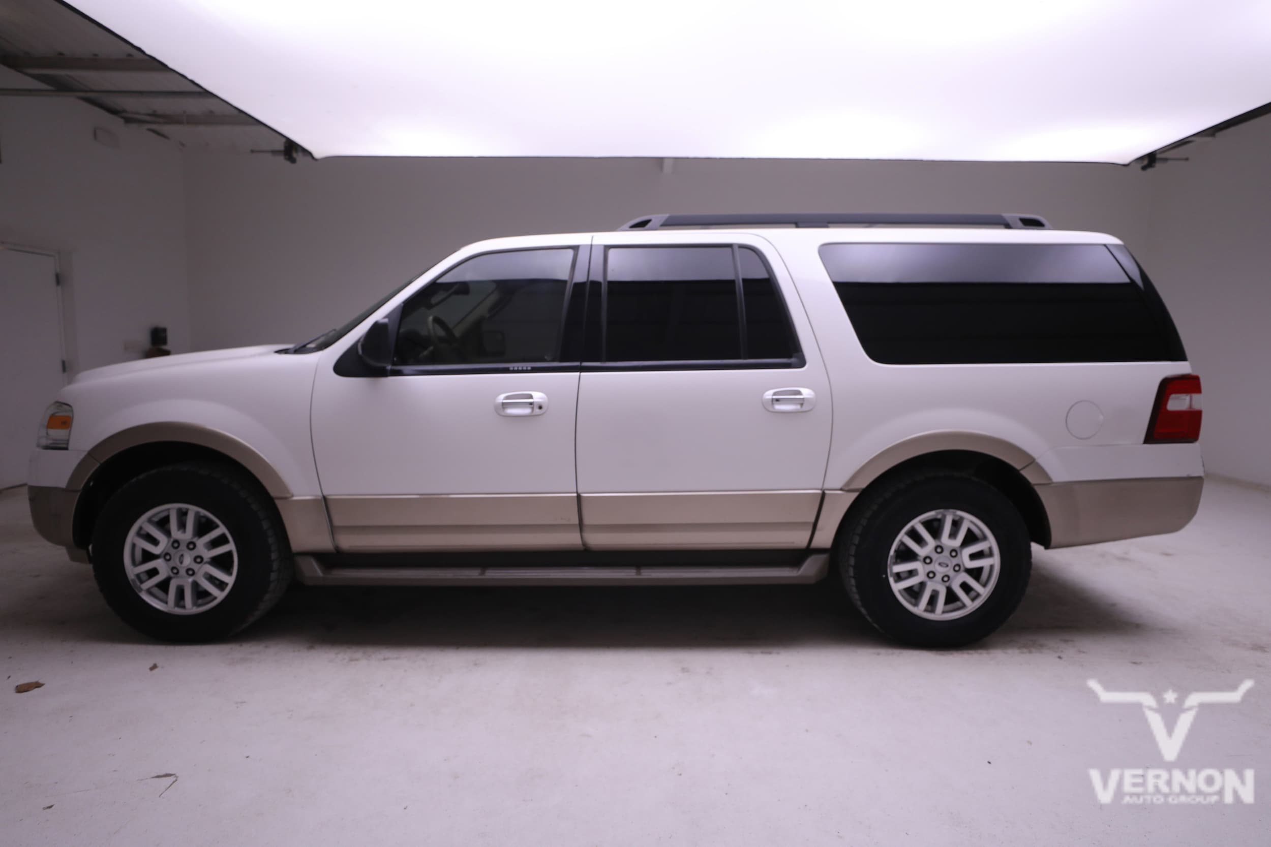 Used 2013 Ford Expedition XLT with VIN 1FMJK1H53DEF48051 for sale in Vernon, TX