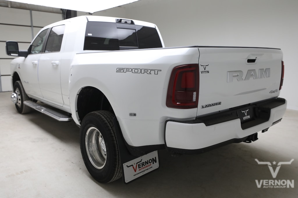 New 2026 Ram 3500 LARAMIE MEGA CAB 4X4 6'4 BOX Pickup