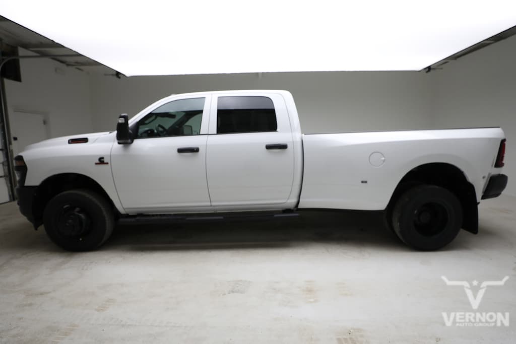 New 2026 Ram 3500 TRADESMAN CREW CAB 4X4 8' BOX Pickup