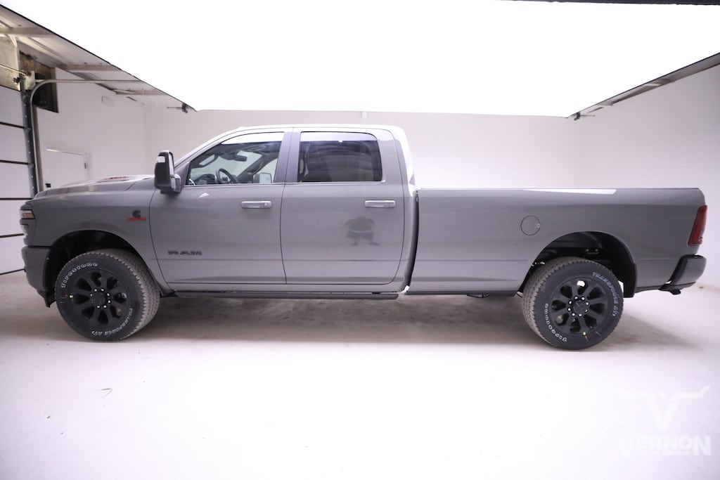 New 2026 Ram 2500 LARAMIE CREW CAB 4X4 8' BOX Pickup
