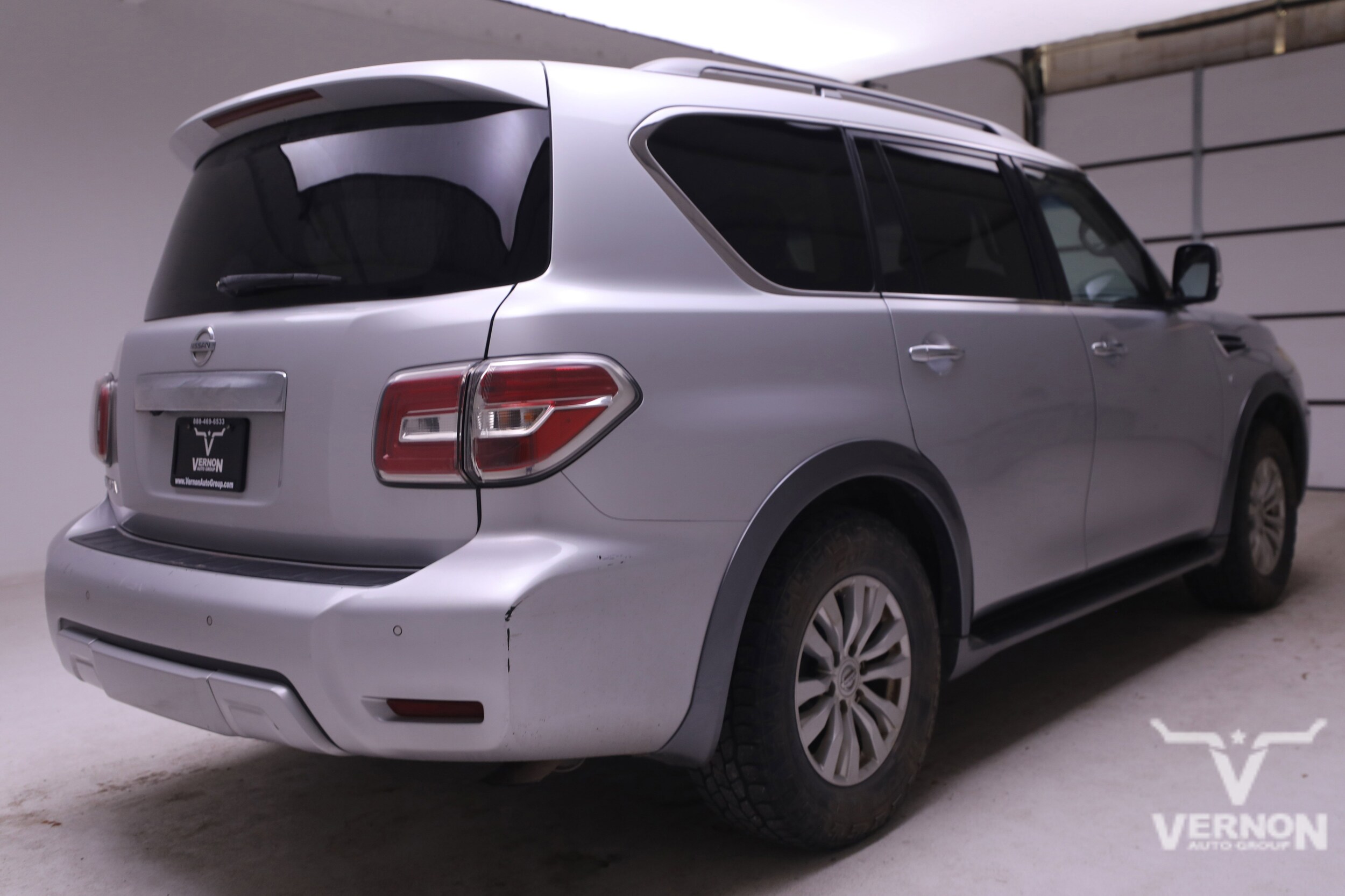 2017 Nissan Armada SV photo 3