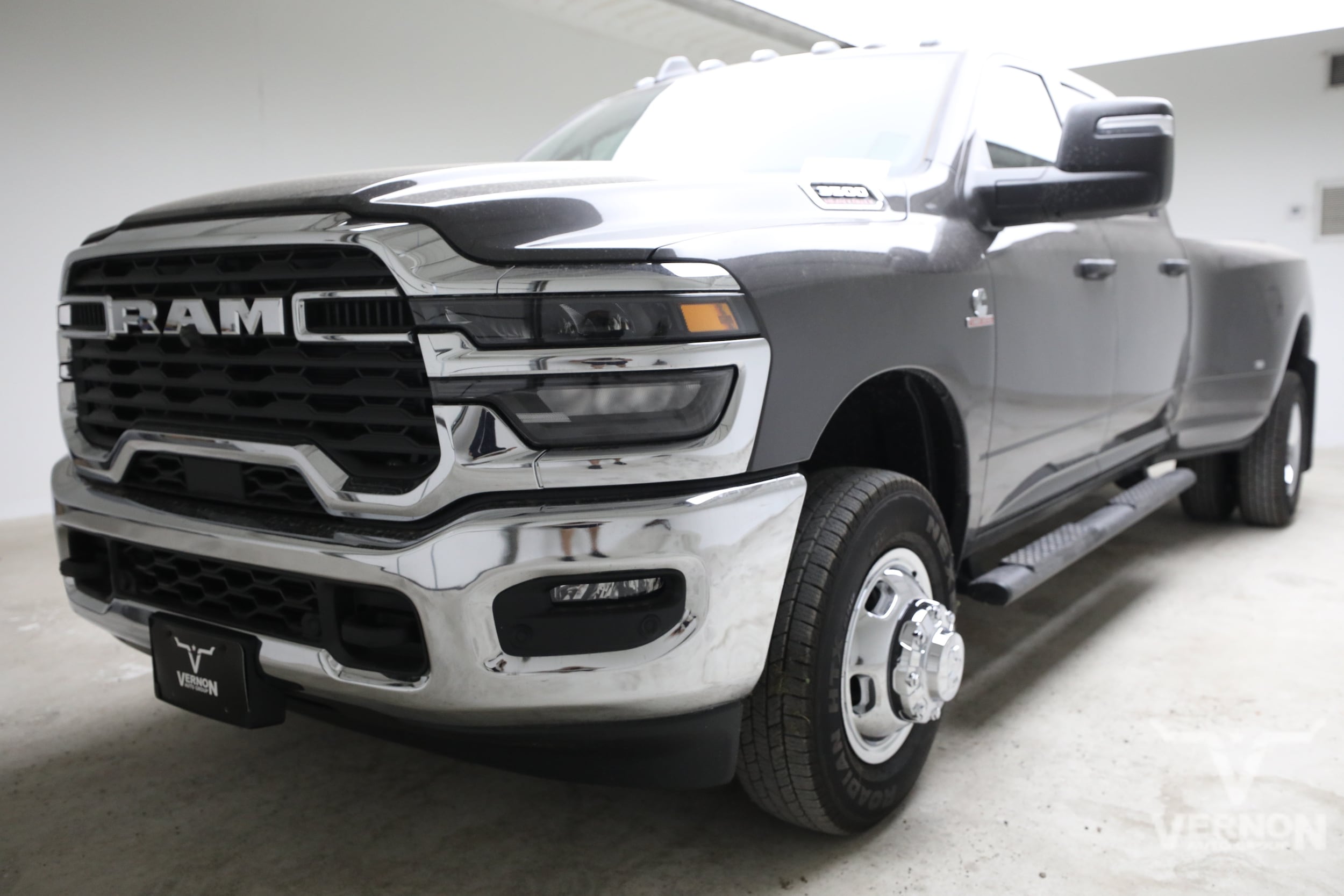New 2026 Ram 3500 TRADESMAN CREW CAB 4X4 8' BOX