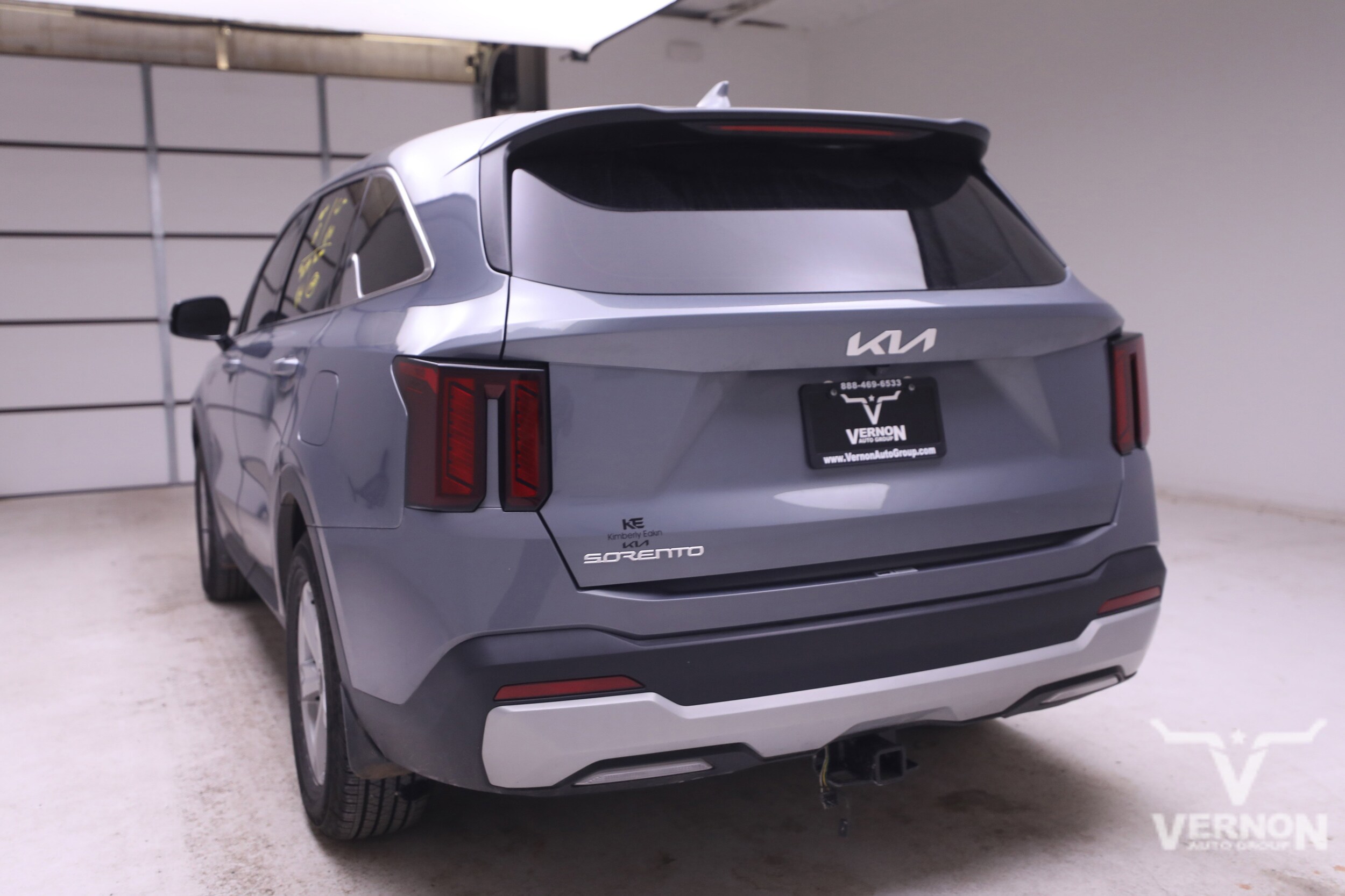 2025 Kia Sorento LX photo 2