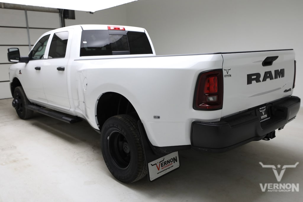 New 2026 Ram 3500 TRADESMAN CREW CAB 4X4 8' BOX Pickup