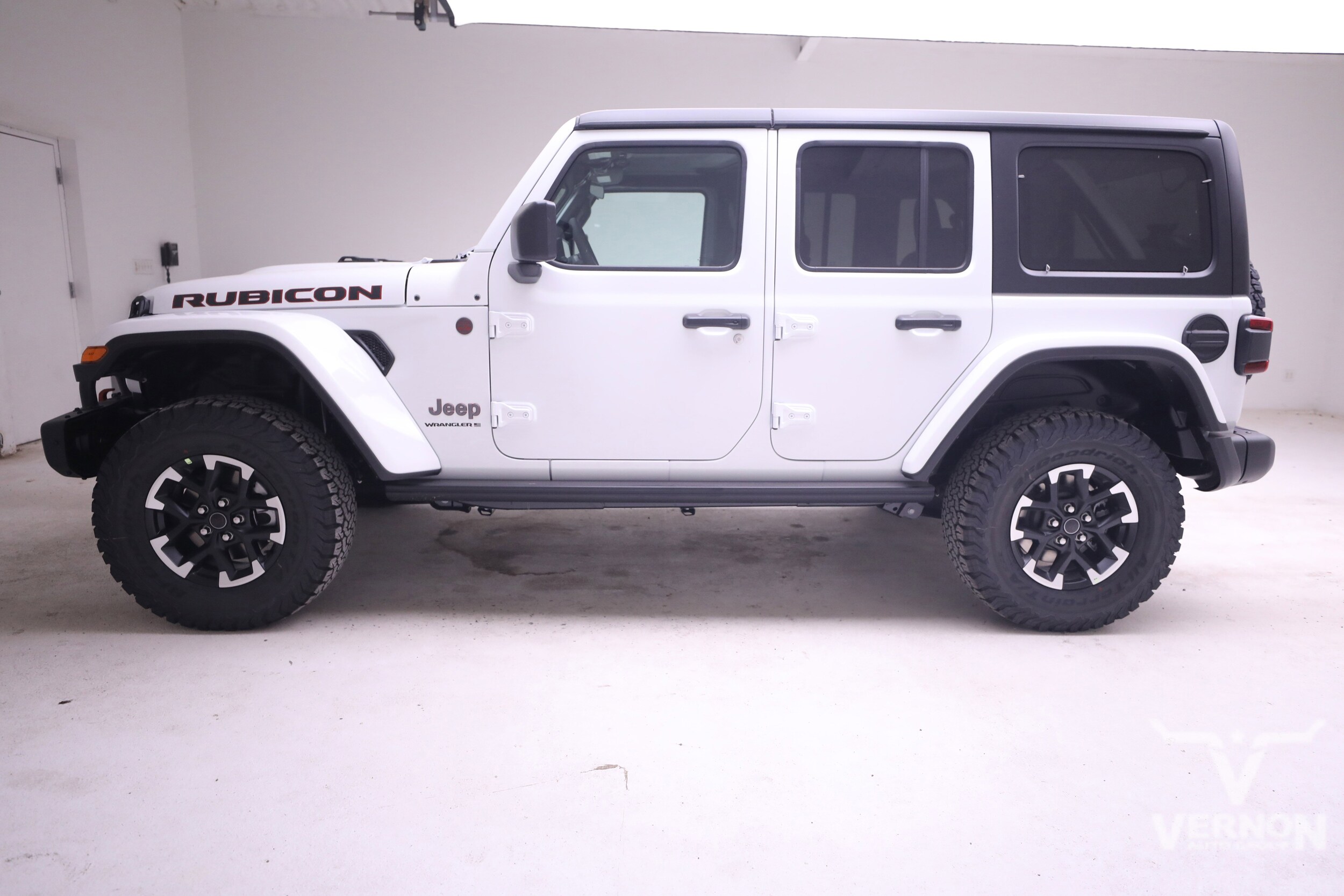2025 Jeep Wrangler Rubicon photo 2