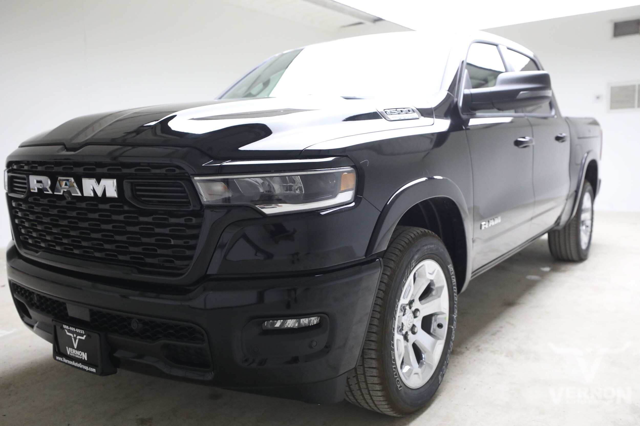 New 2026 Ram 1500 LONE STAR CREW CAB 4X4 5'7 BOX