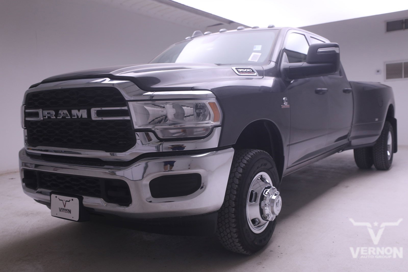 2024 Ram 3500 Tradesman photo 3