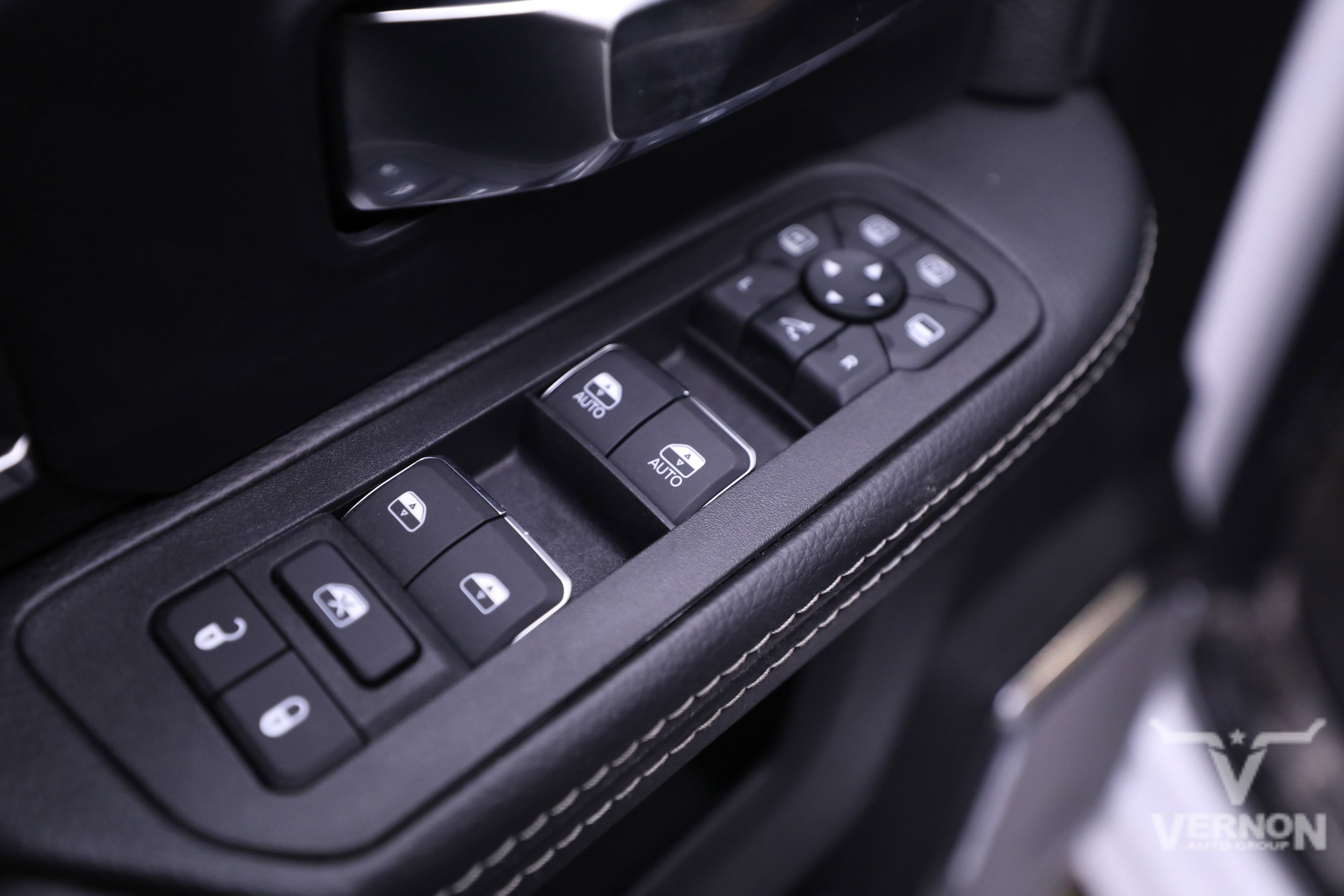 2026 RAM 3500 Laramie - Photo 18