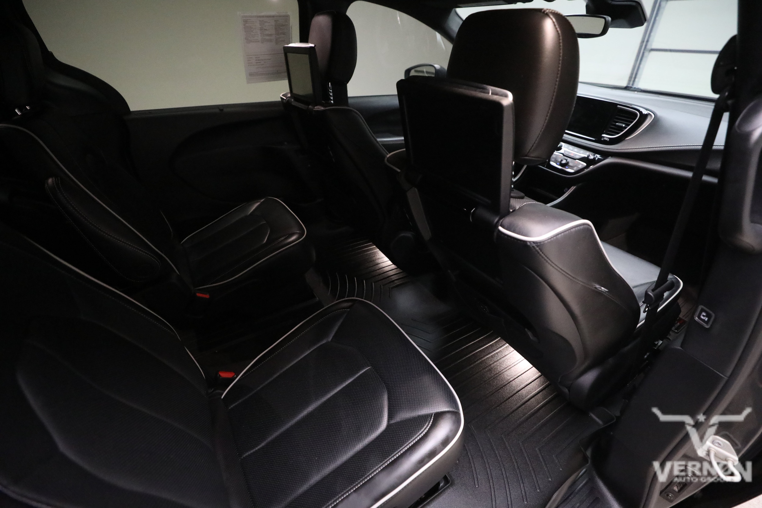 2022 Chrysler Pacifica Limited - Photo 12