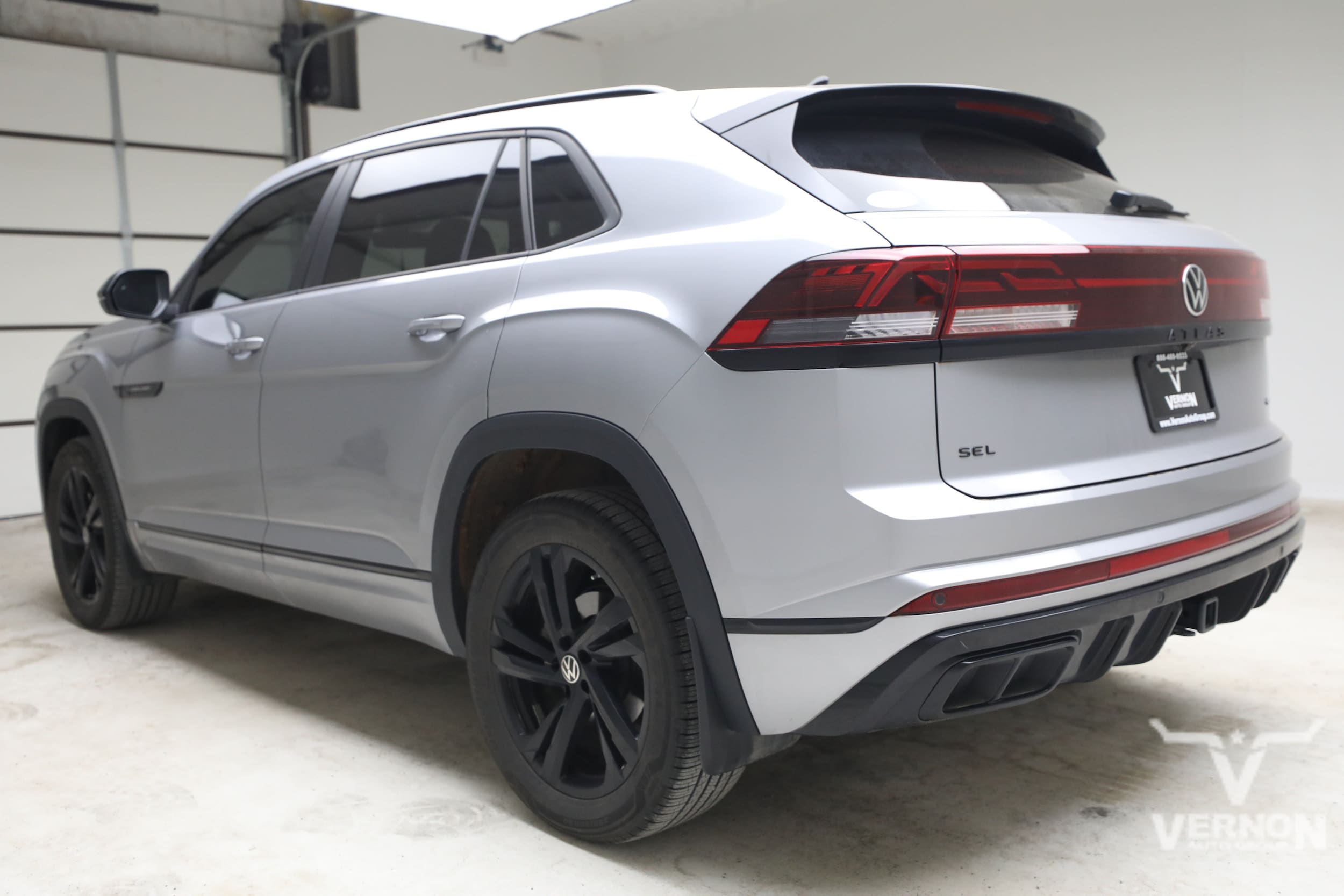 Atlas Cross Sport 2.0T SEL R-Line Black