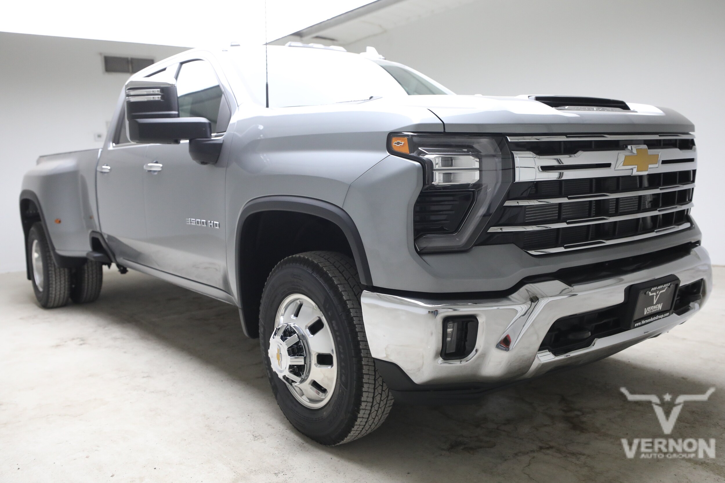 2026 Chevrolet Silverado 3500 HD LTZ - Photo 7