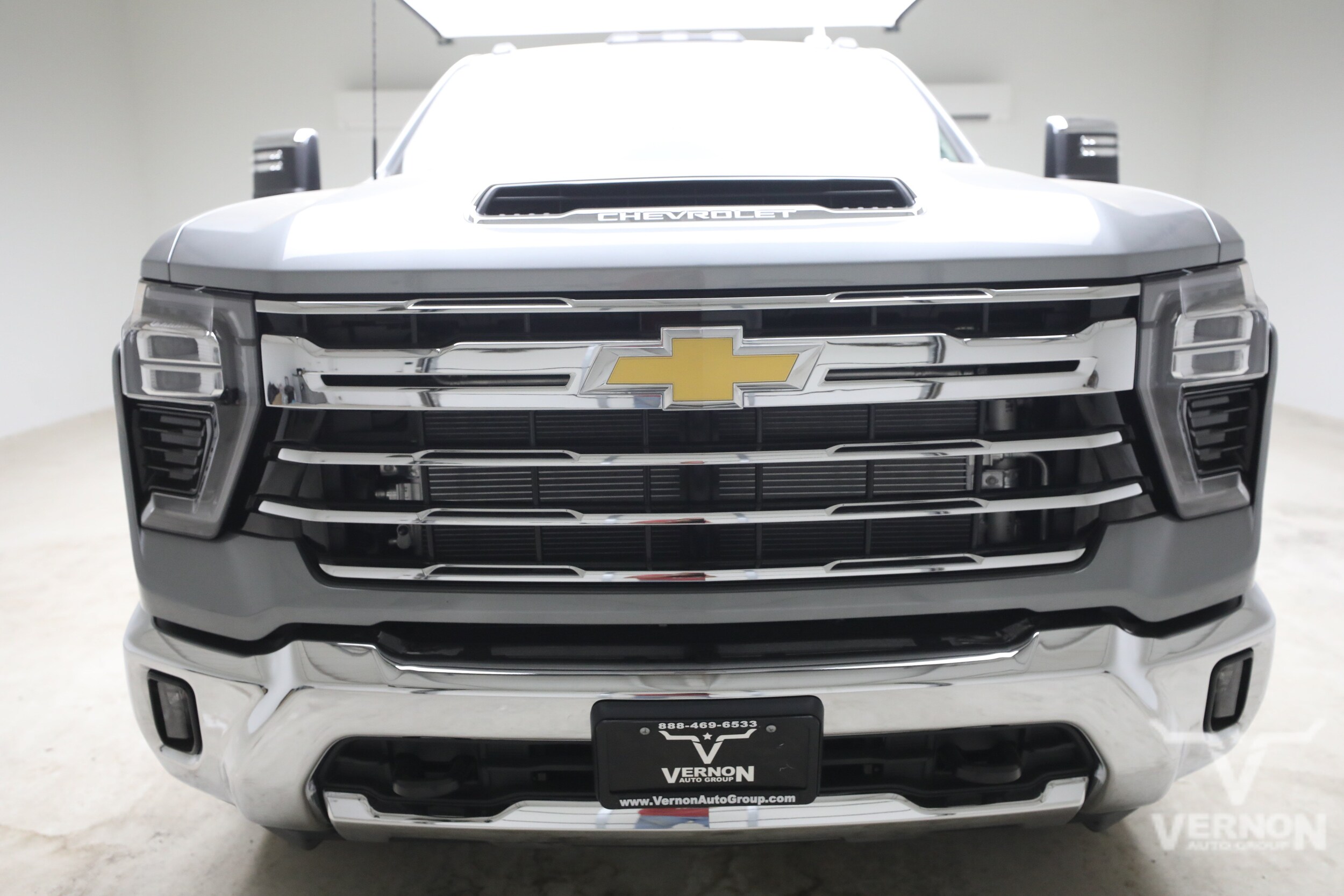 2026 Chevrolet Silverado 3500 HD LTZ - Photo 8