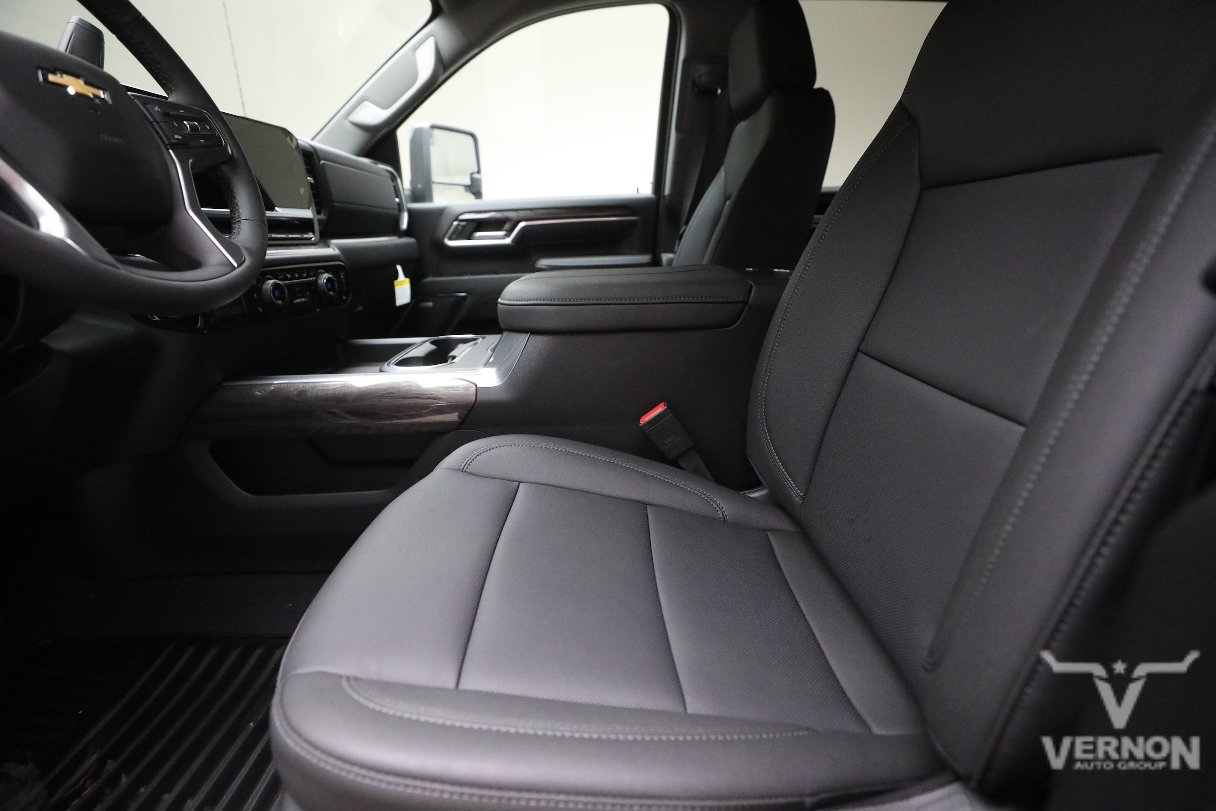 2026 Chevrolet Silverado 3500 HD LTZ - Photo 10