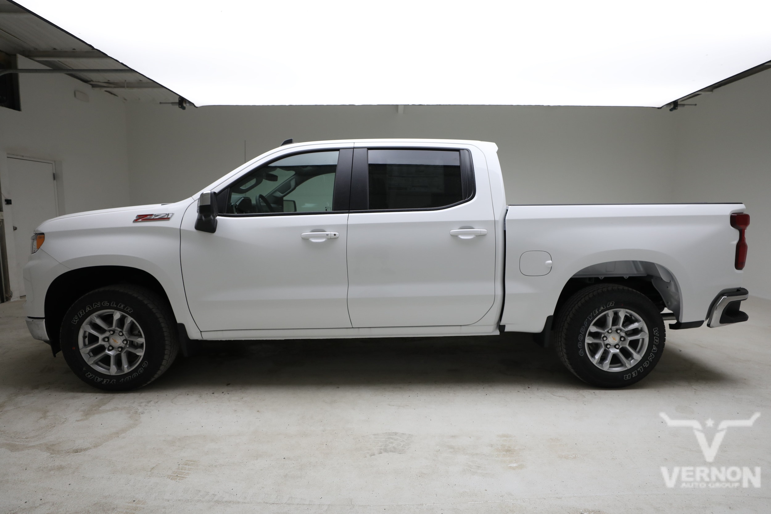 2026 Chevrolet Silverado 1500 LT - Photo 2