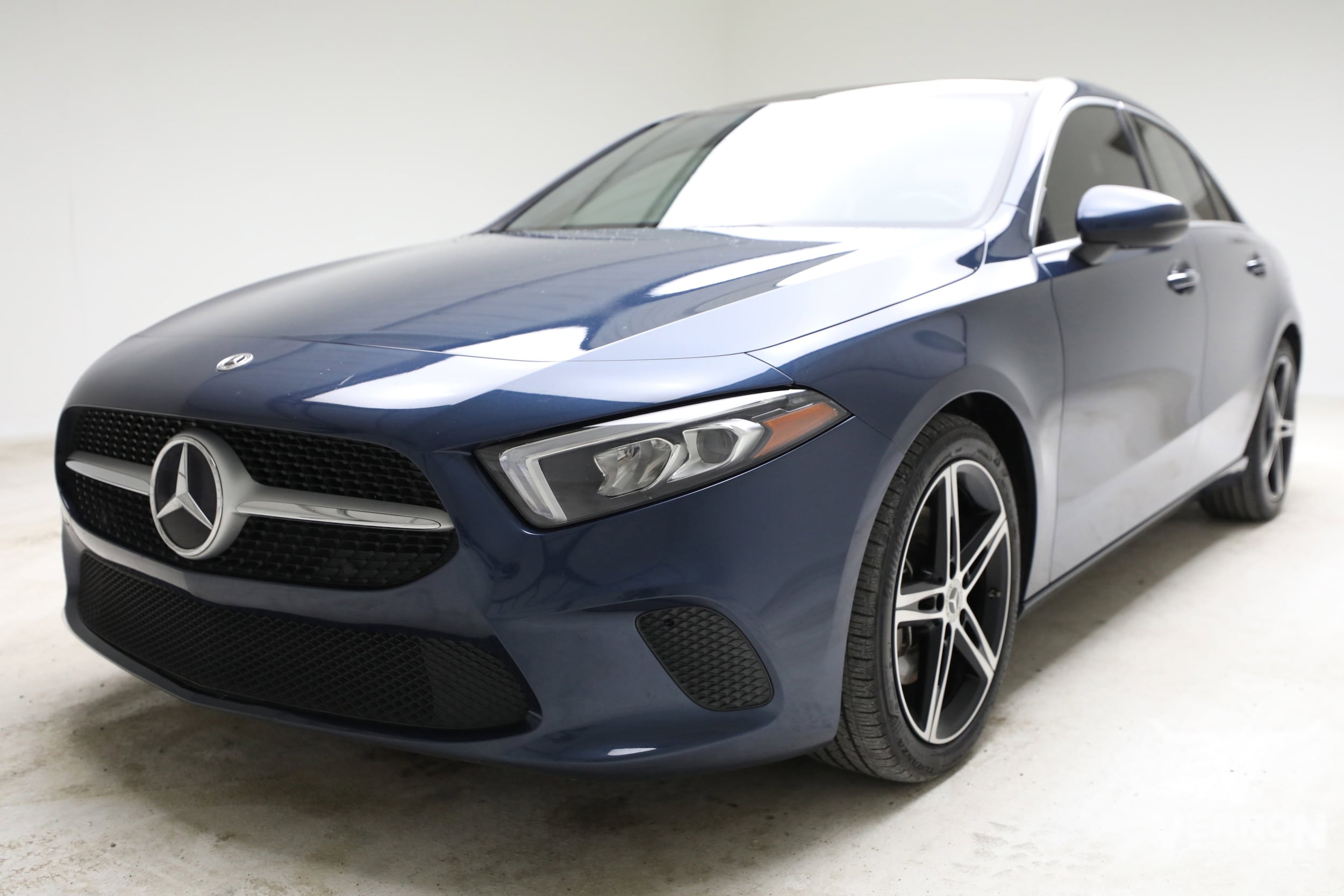 2022 Mercedes-Benz A-Class A220's photo