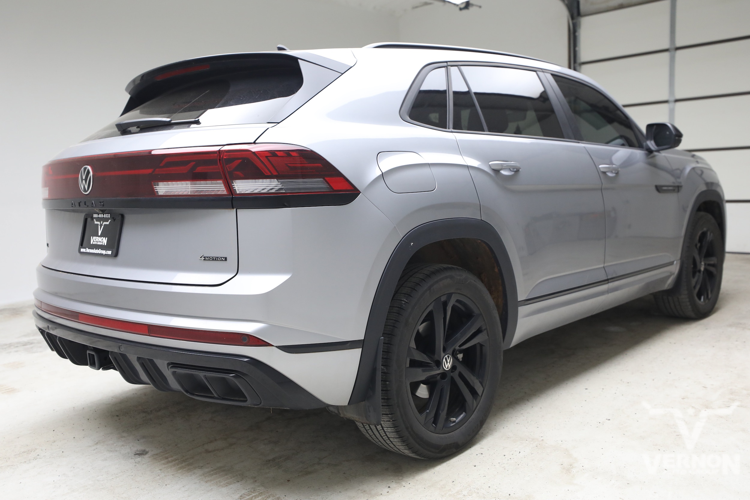 Atlas Cross Sport 2.0T SEL R-Line Black