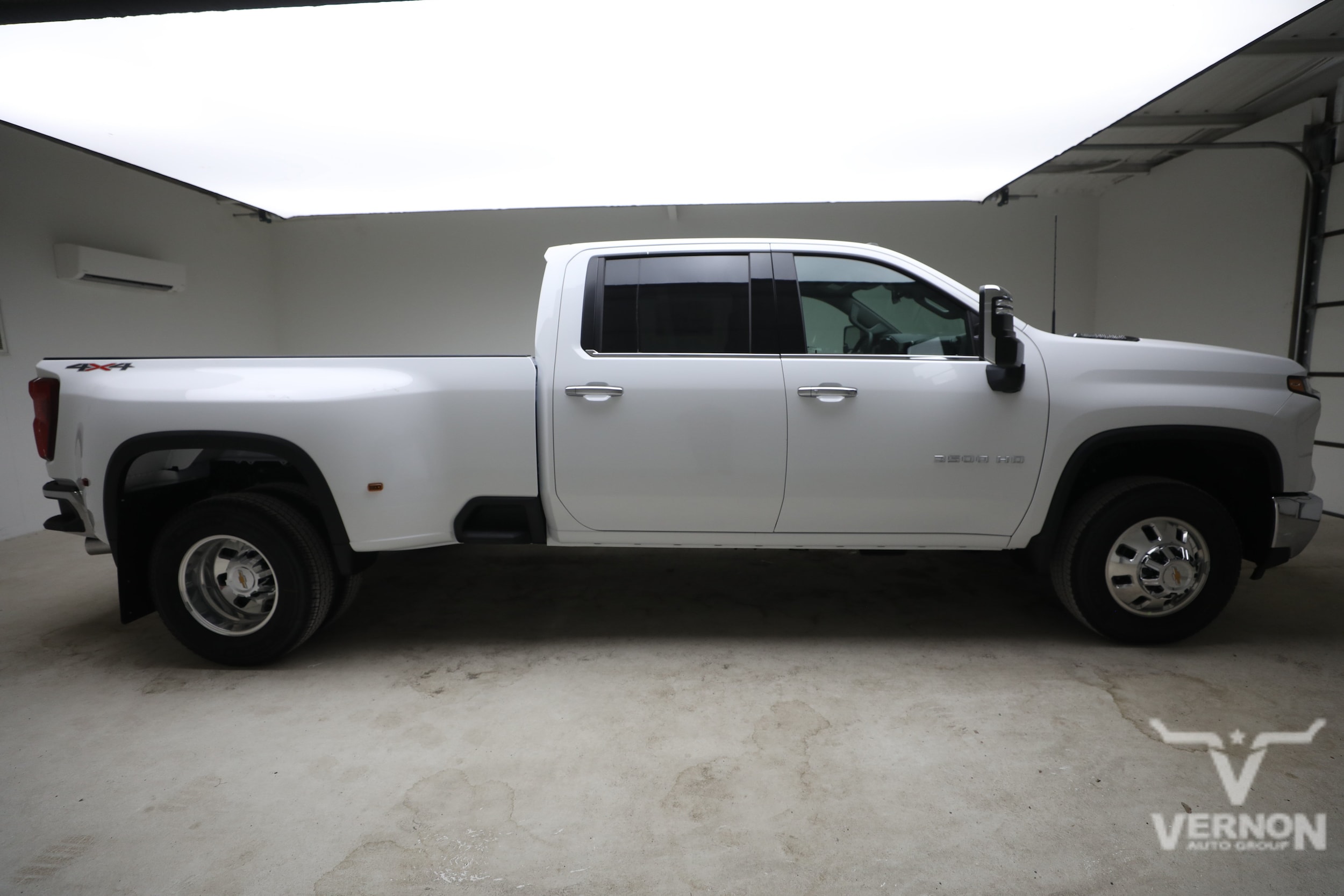 2026 Chevrolet Silverado 3500 HD LTZ - Photo 6