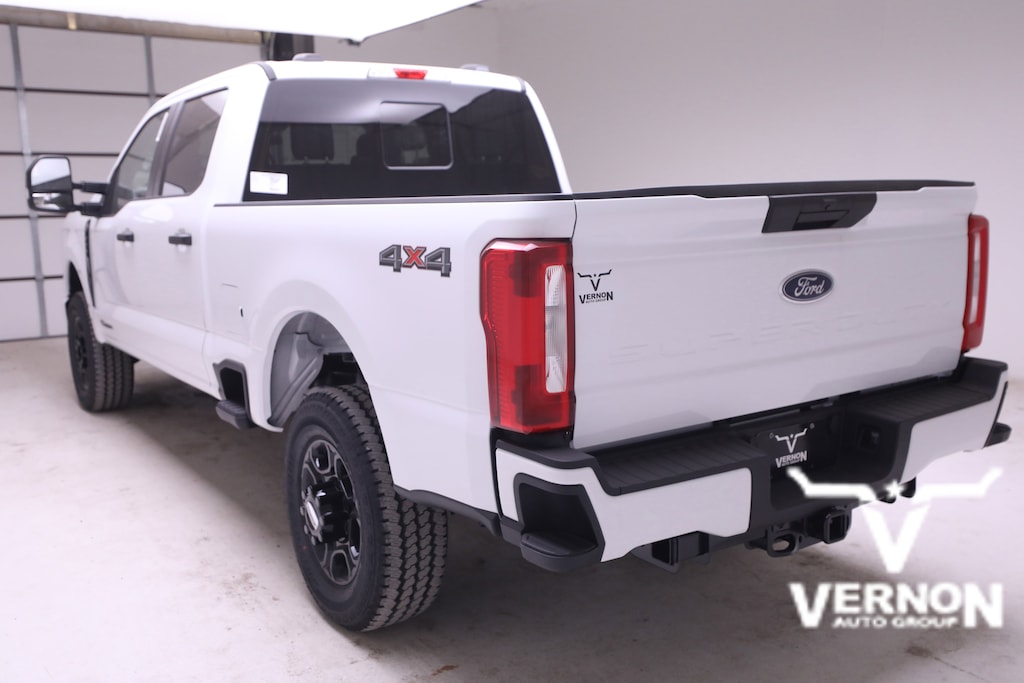 New 2026 Ford F-250 XL Truck Crew Cab