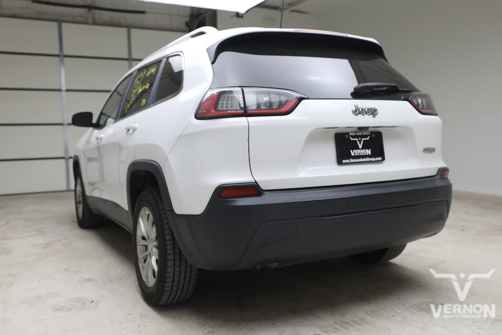 Used 2019 Jeep Cherokee Latitude FWD SUV