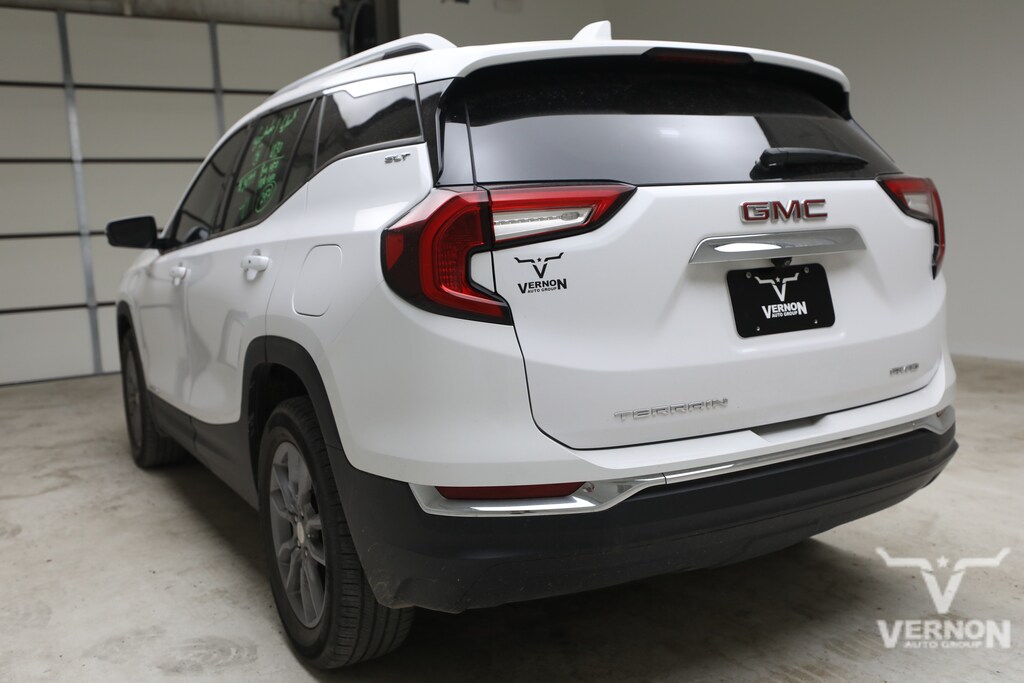 Used 2024 GMC Terrain SLT SUV
