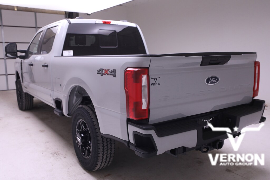 New 2026 Ford F-250 XL Truck Crew Cab