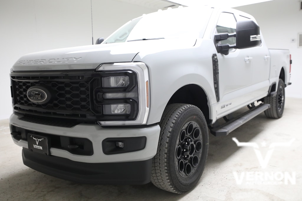 New 2026 Ford F-250 XLT Truck Crew Cab