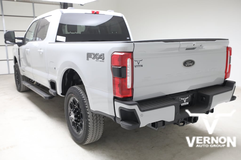 New 2026 Ford F-250 XLT Truck Crew Cab