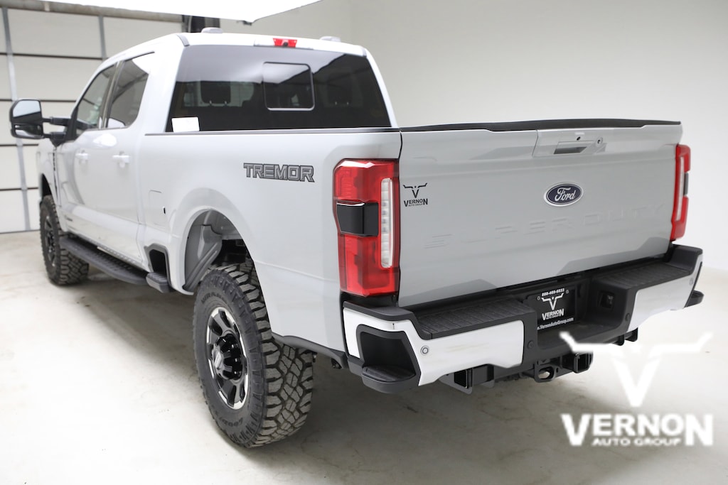 New 2026 Ford F-250 Lariat Truck Crew Cab