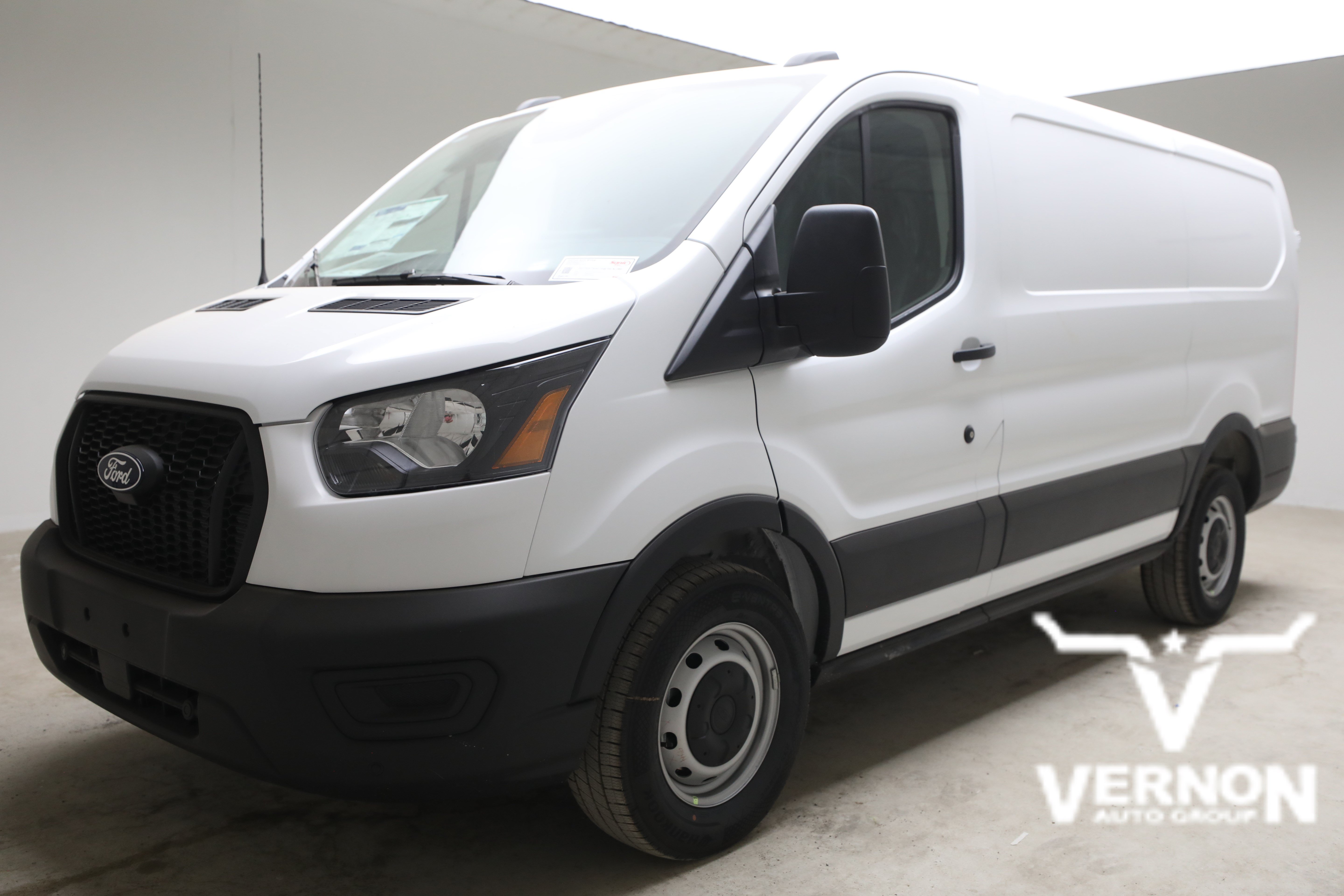  Ford Transit-150 Cargo