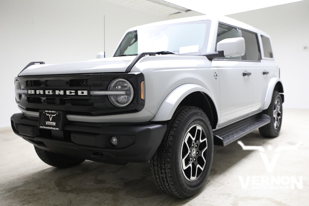 New 2026 Ford Bronco Outer Banks SUV