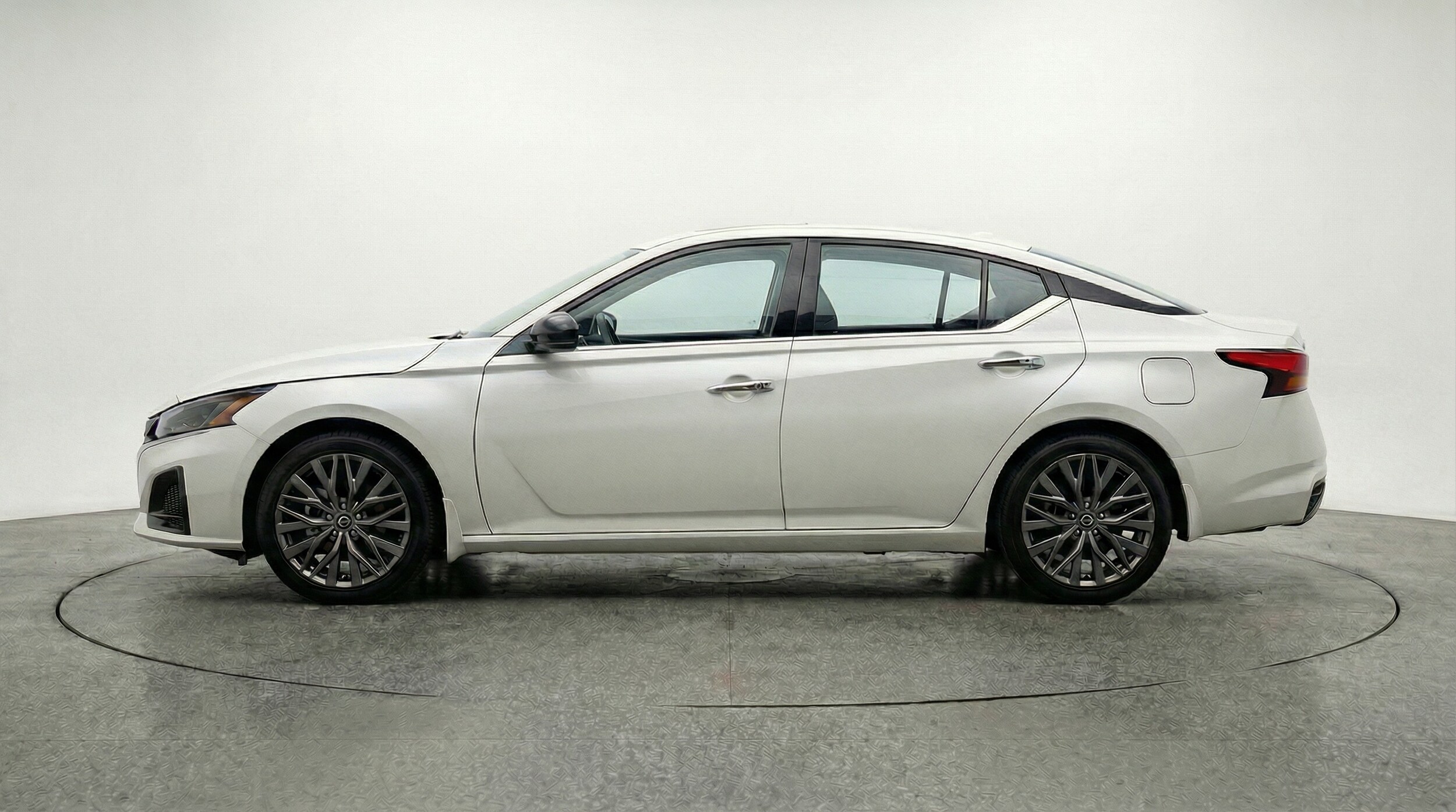 Thumbnail: 2025 Nissan Altima - 4