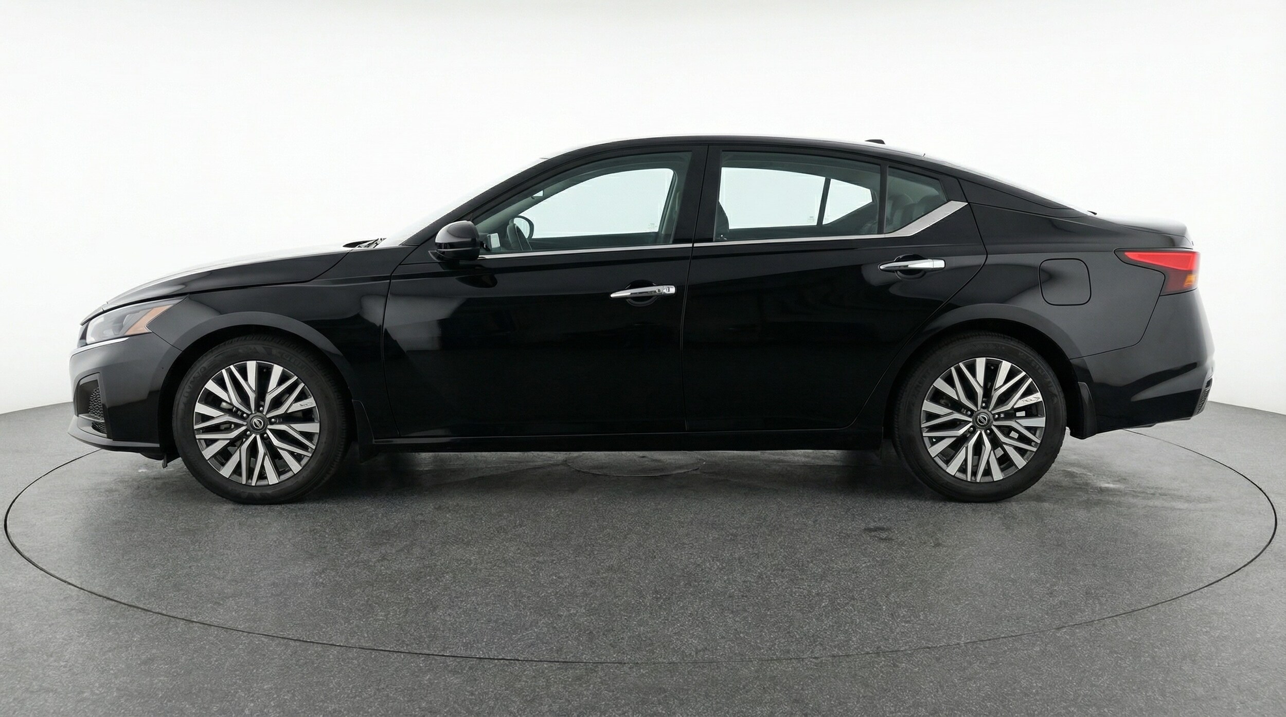 Thumbnail: 2025 Nissan Altima - 4