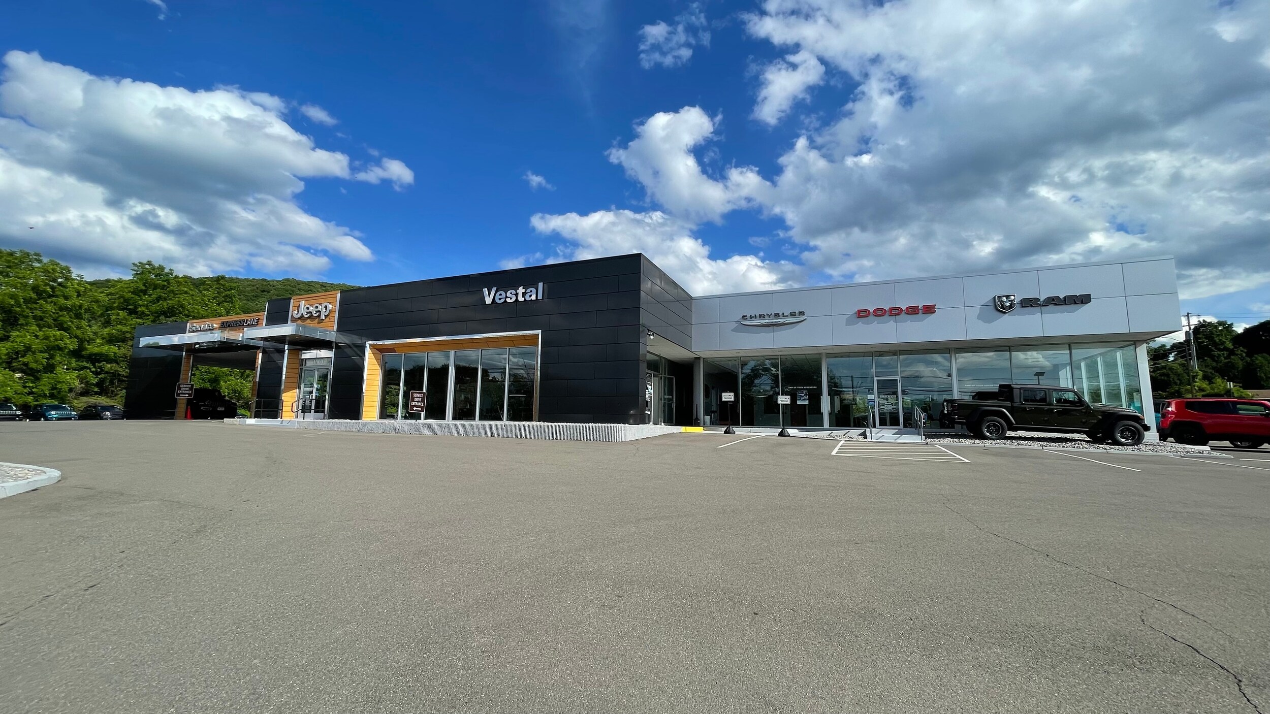 Vestal Chrysler Dodge Jeep RAM in Vestal, NY