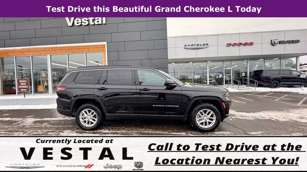 2024 Jeep Grand Cherokee Laredo photo 3
