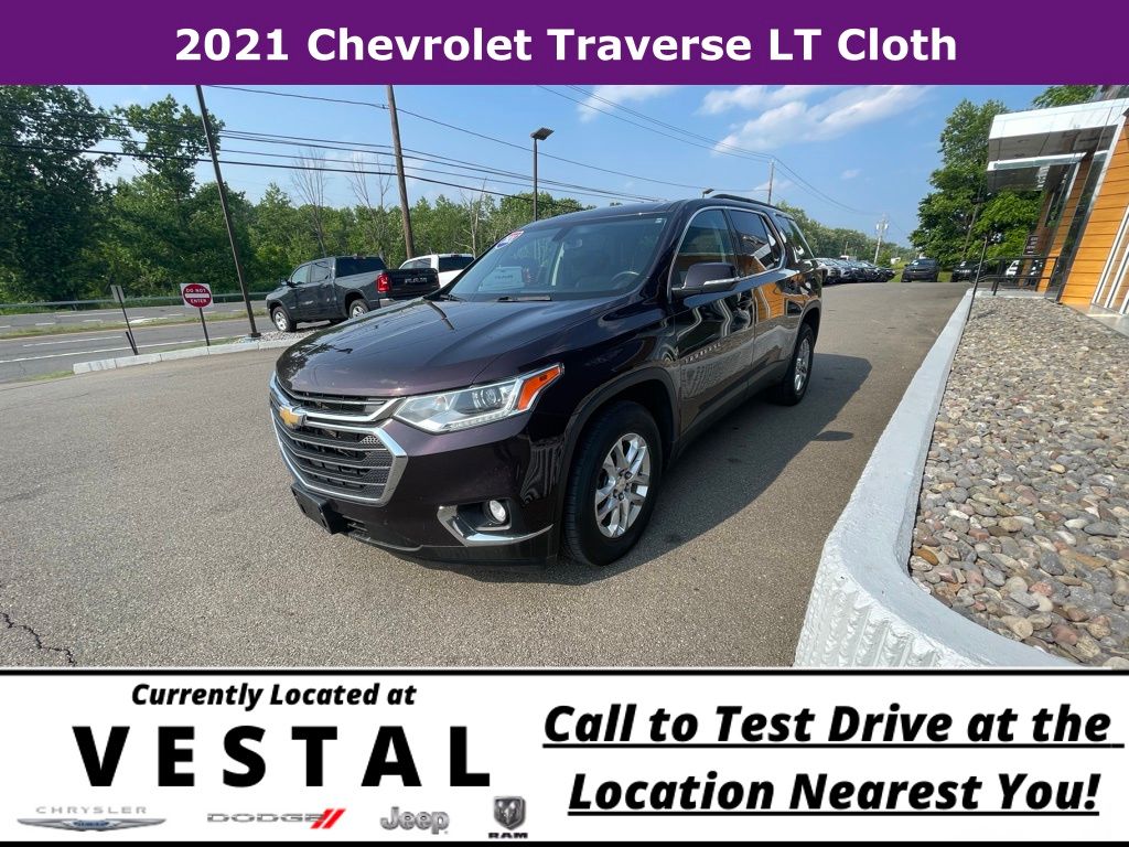 Used 2021 Chevrolet Traverse 1LT with VIN 1GNEVGKW0MJ256261 for sale in Vestal, NY