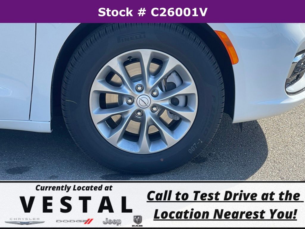 2026 Chrysler Pacifica photo 2