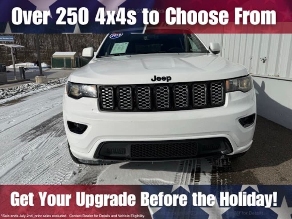 Used 2019 Jeep Grand Cherokee Laredo SUV