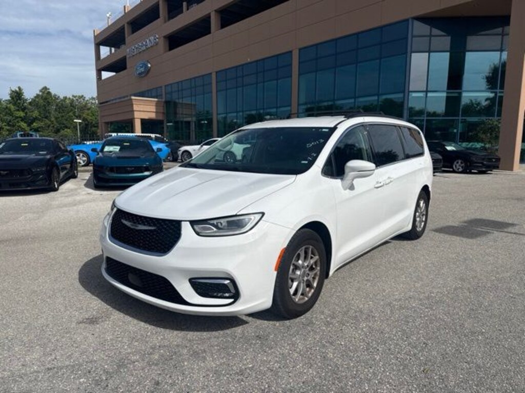 Certified 2022 Chrysler Pacifica Touring L Minivan/Van