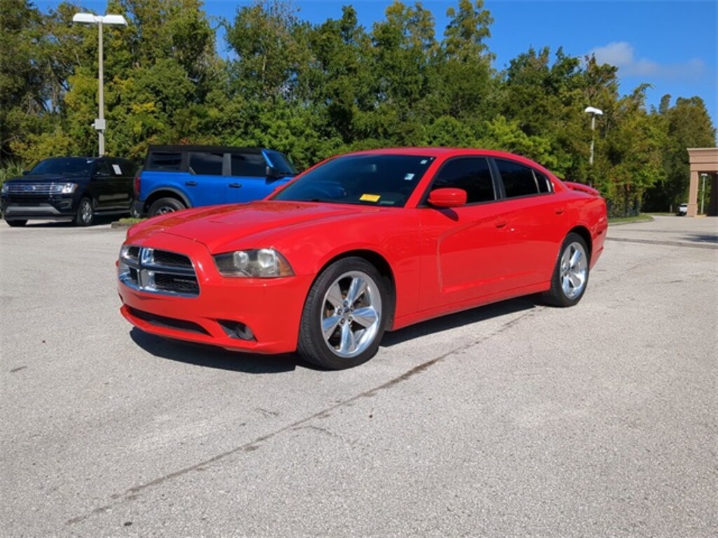 Used 2014 Dodge Charger SXT Sedan