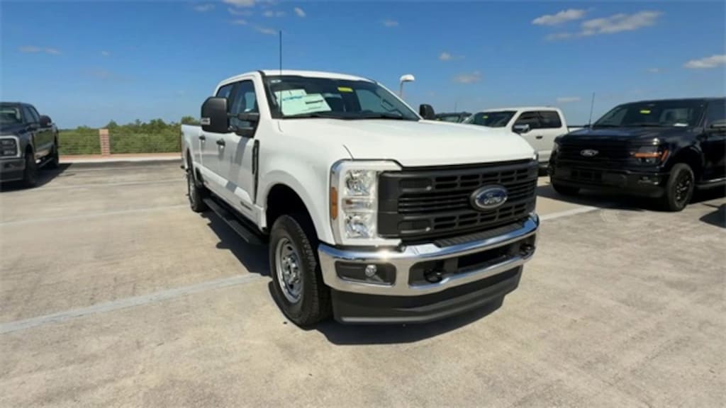 New 2025 Ford F-250 Truck Crew Cab