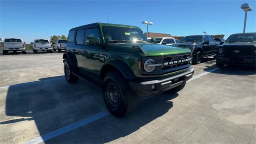 New 2025 Ford Bronco Outer Banks SUV
