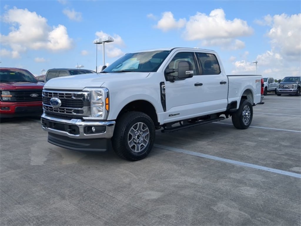 New 2025 Ford F-350 Truck Crew Cab