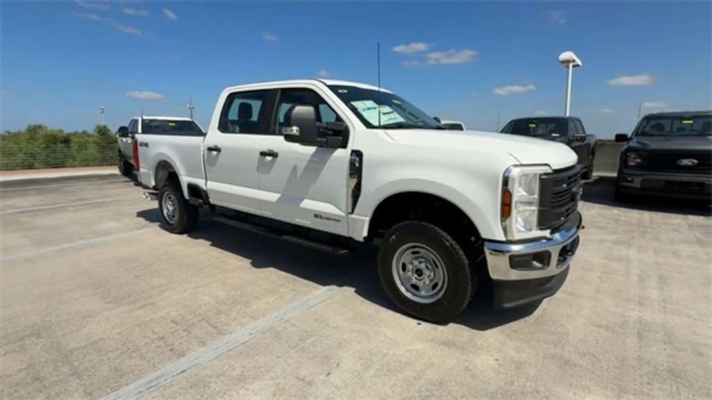 New 2025 Ford F-250 Truck Crew Cab