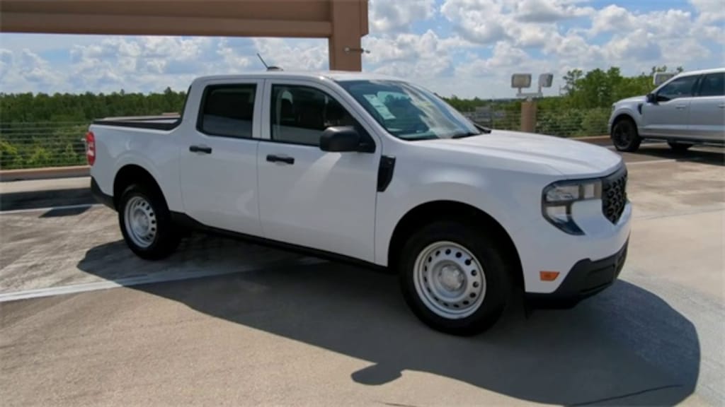 New 2025 Ford Maverick XL Truck SuperCrew