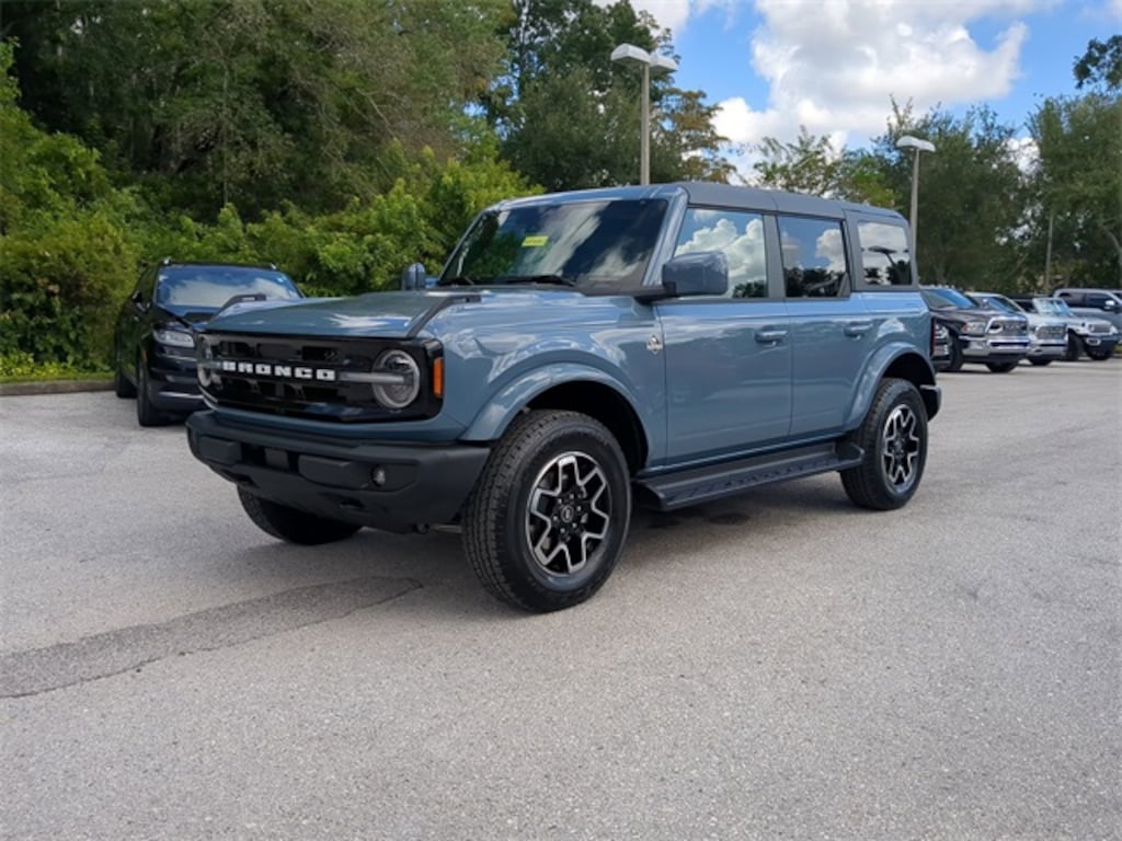 New 2025 Ford Bronco Outer Banks SUV