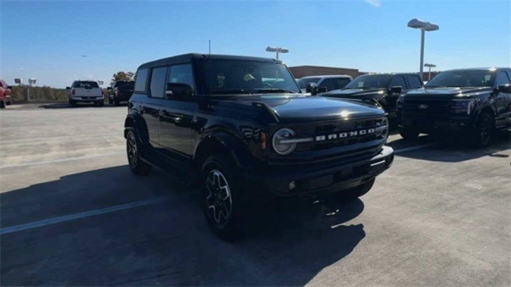 New 2025 Ford Bronco Outer Banks SUV