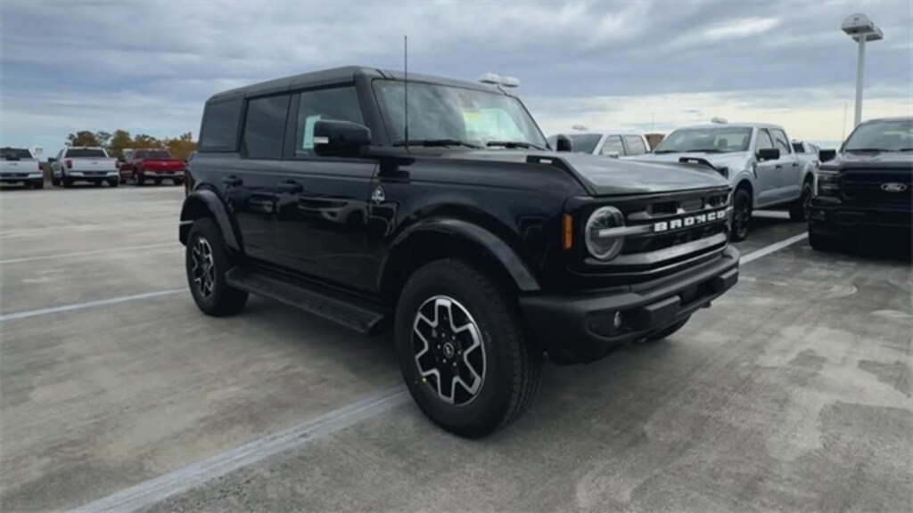 New 2025 Ford Bronco Outer Banks SUV